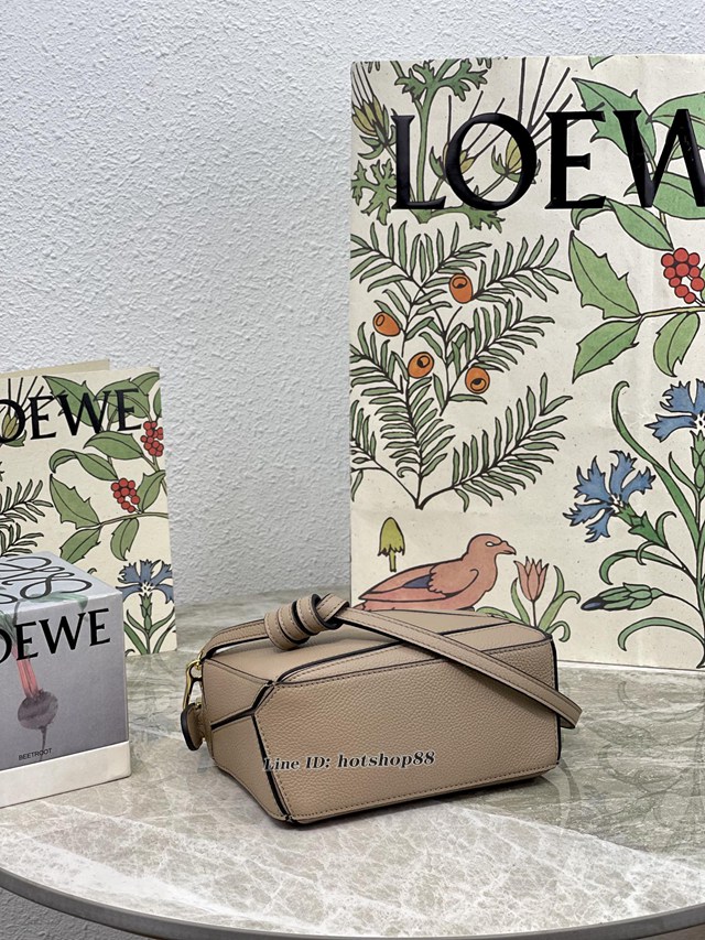 Loewe專櫃經典款2022新顏色迷你女包 羅意威Puzzle系列Mini女款手提肩背包小牛皮幾何包 10173 lyw1534